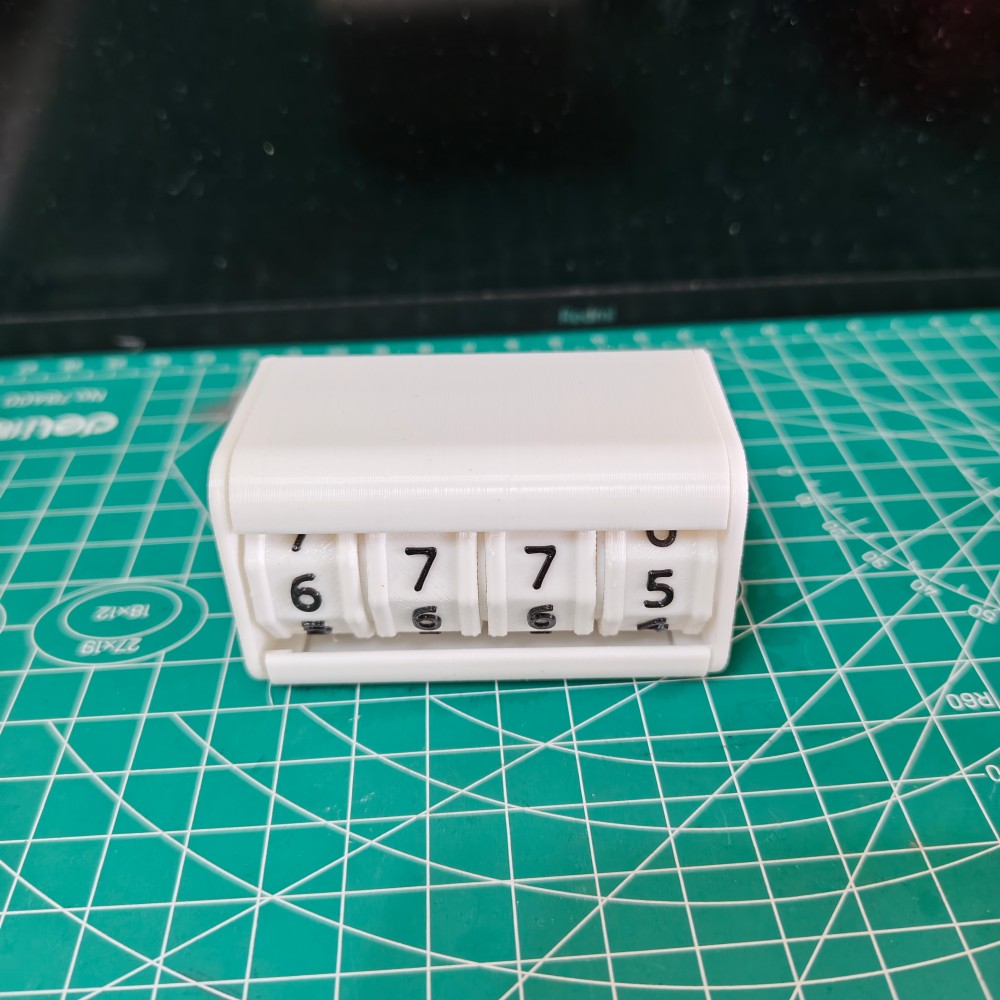 Contatore di Punteggi a 4 Cifr - Board Game List recensione e prezzo